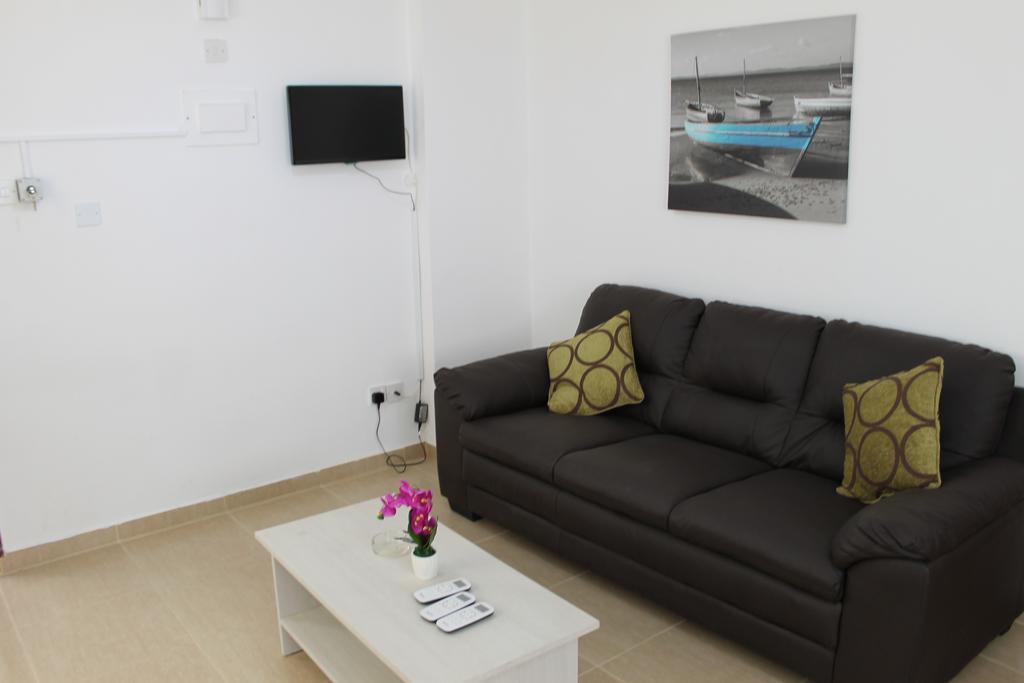 Tiffany City Apartments 라르나카 객실 사진